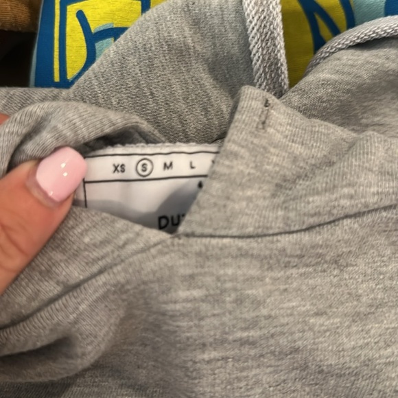 Dutch Bros Cropped Hoodie XS+SMALL Gray w/Black Logo Rose DB 1992 Cute! - Picture 8 of 8